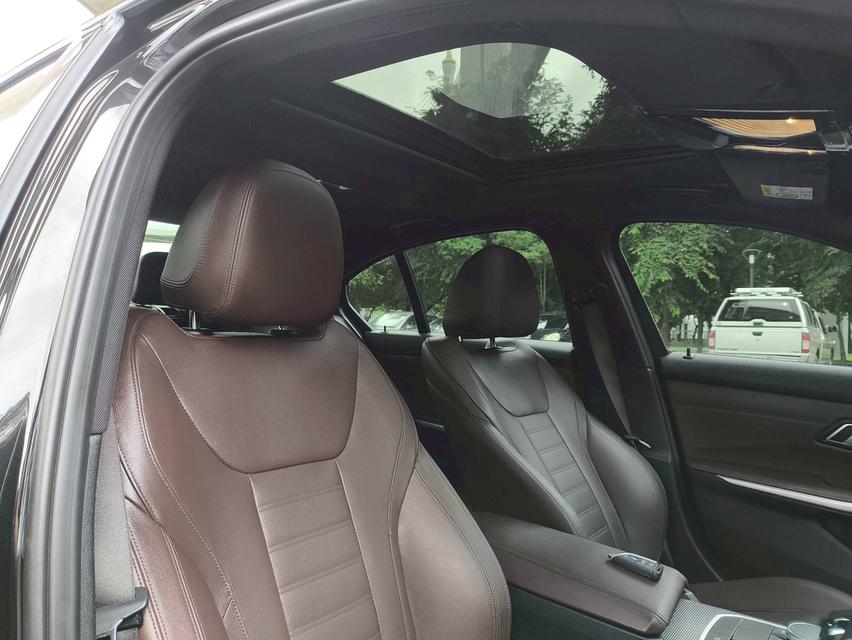 รถเข้าใหม่! BMW 330e M Sport 2021 (จดทะเบียน 2022) สีดำ 12