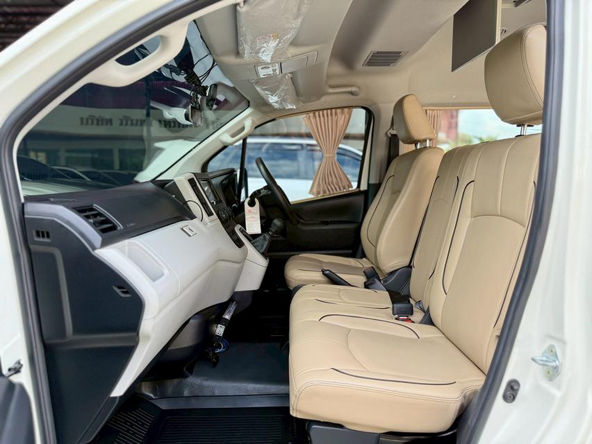 TOYOTA COMMUTER 2.8 2019  10