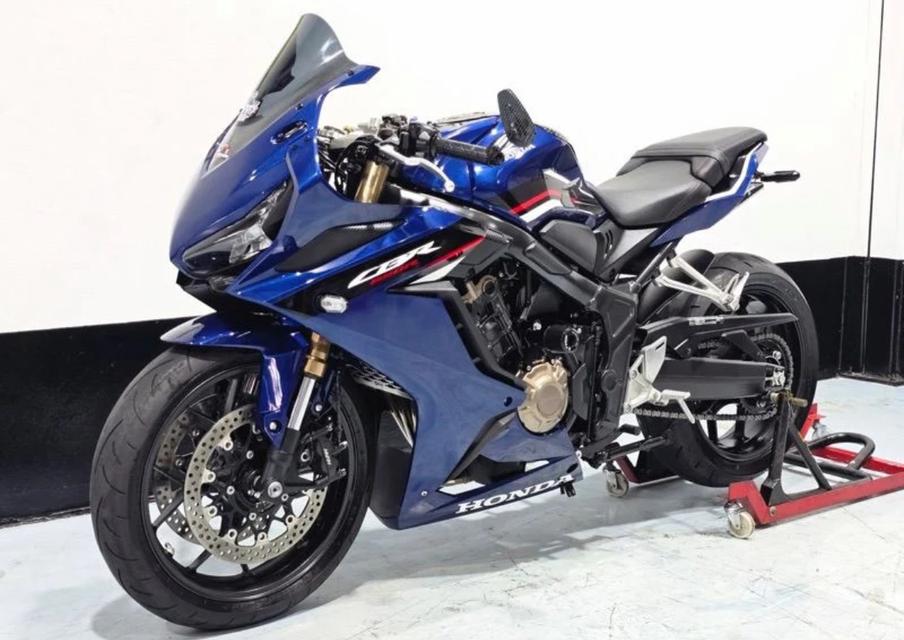 Honda CBR 650R สีน้ำเงิน 1