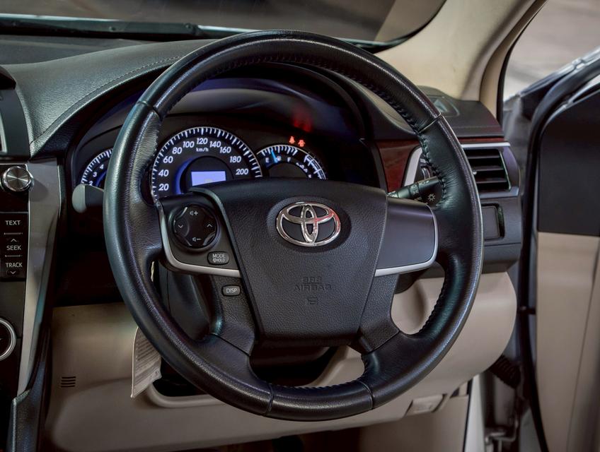 TOYOTA CAMRY 2.0G ปี 2012 7