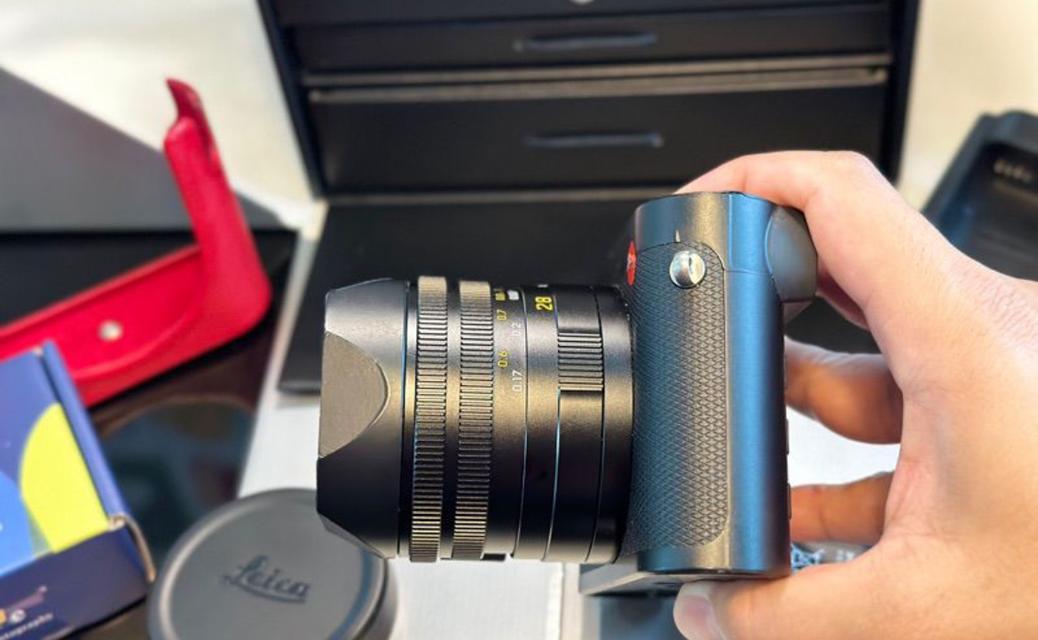 Leica รุ่น Q2 4