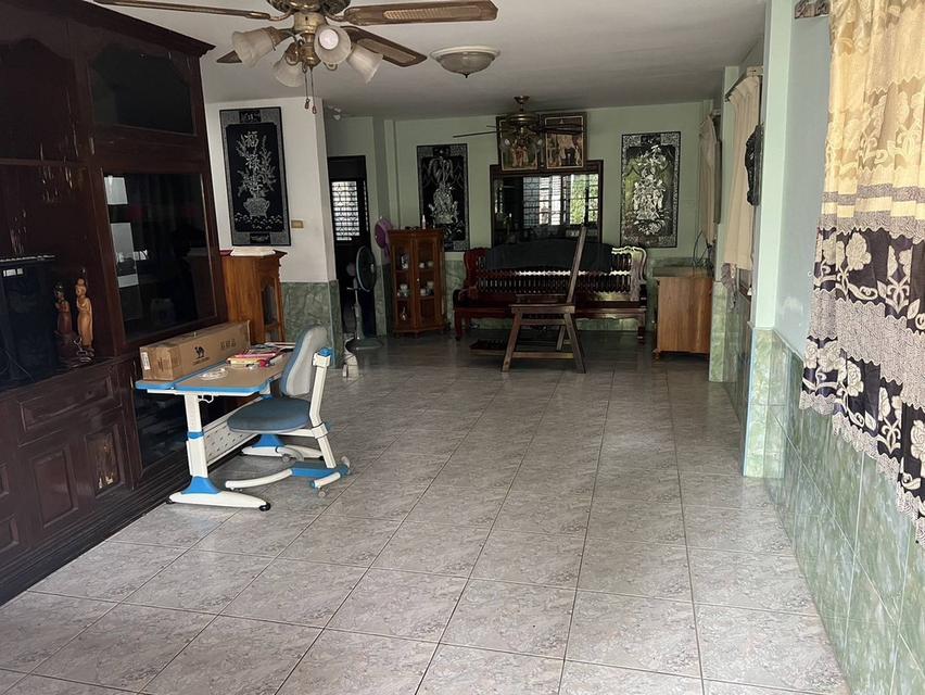 บ้านมือสอง โครงการ เลิศอุบล 4 ซ.1/1 ซอยรามอินทรา 65 ถนนรามอินทรา ขนาดพื้นที่ 50 ตารวางวา 3 ห้องนอน 2 ห้องน้ำ 4