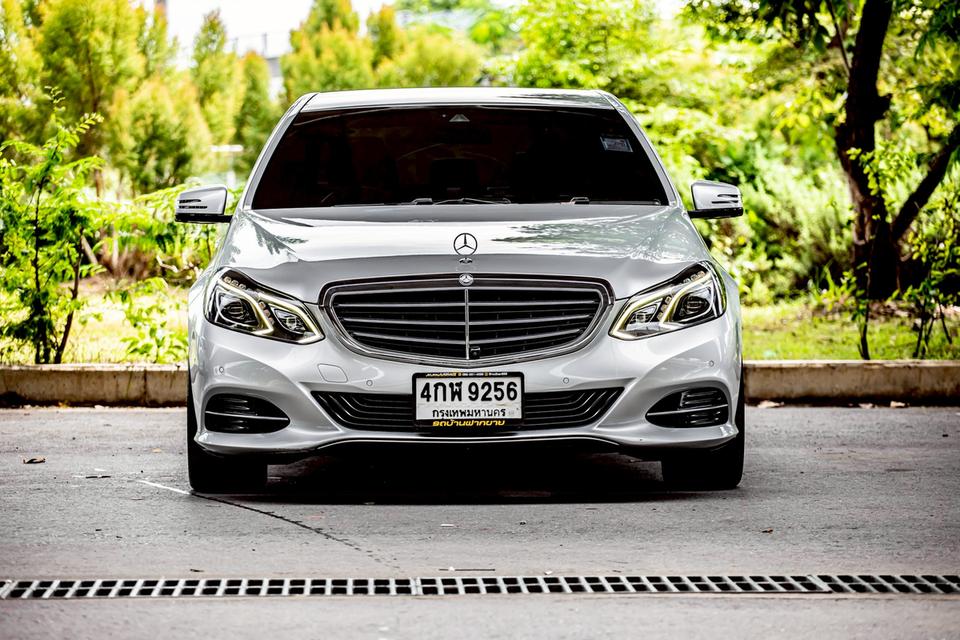 Benz E300 Bluetec ปี 2015 สีเทา มือเดียวป้ายแดง สวยสภาพดี 2