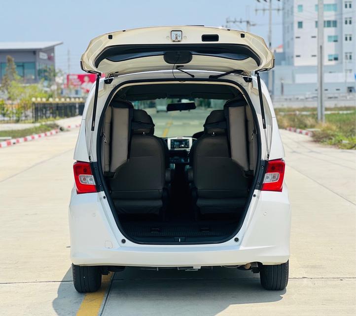 2013 Honda freed  6