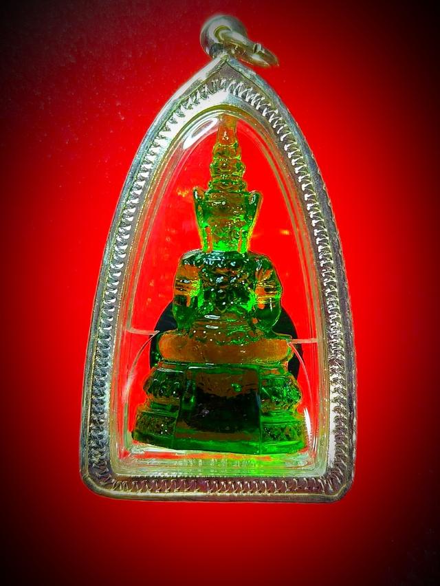 พระแก้วมรกต พิธี 25 พุทธศตวรรษ ปี 2500 เนื้อแก้วสีเขียว สำนักพุทธรัตน์ประทีปจัดสร้าง