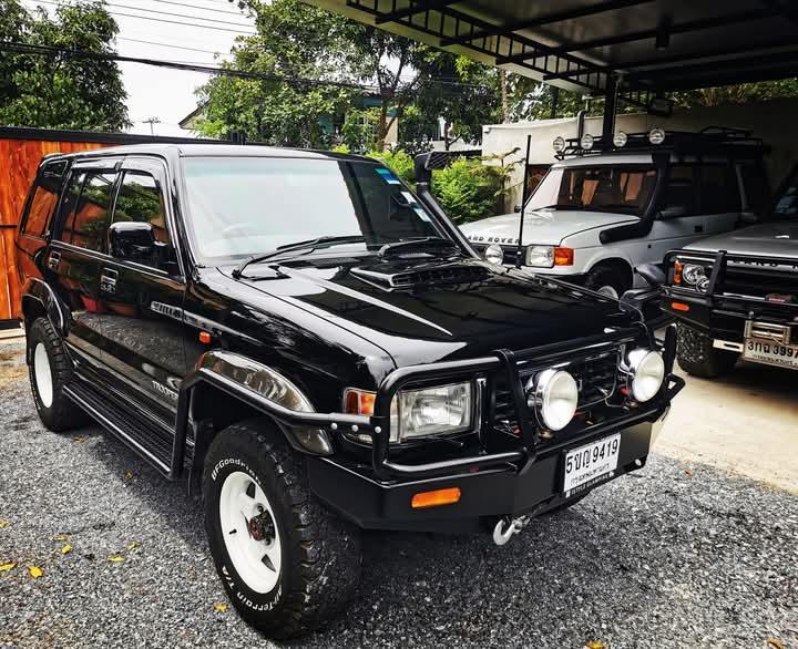 Isuzu Trooper สีดำ 2