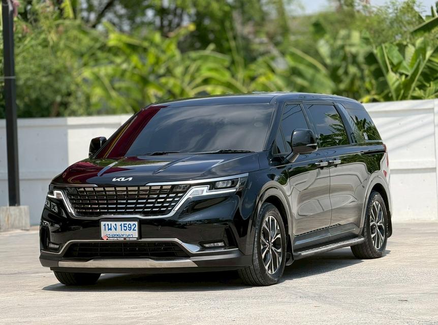 KIA GRAND CARNIVAL, 2.2 EX โฉม ปี21-ปัจจุบัน สีดำ เครื่องยนต์ดีเซล มือเดียวป้ายแดง👉เลขไมล์ 204,367 km. ปี2022✅️✅ รๅคๅ 918,000 บาท✅✅ ผ่อน 18,xxx บาท