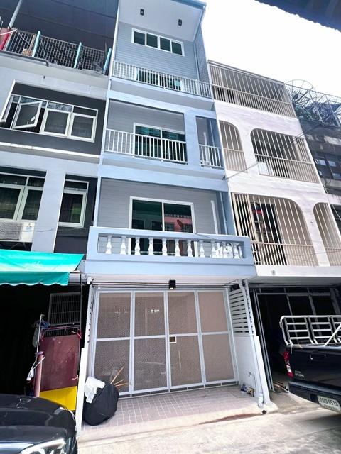 สุขุมวิท89-97 BTSอ่อนนุช 900ม.ให้เช่าอาคารพาณิชย์ 5 ชั้น 19 ตร.วา. 369 ตร.ม. เซ็นจูรี่ สุขุมวิท 900 ม. ถ. สุขุมวิท 1