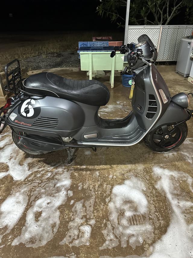 ขาย รุ่น Vespa Sei Giorni II Edition 300 HPE