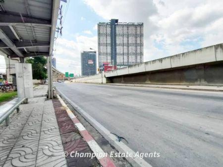 ขาย ที่ดินริมถนนหลัก รัตนาธิเบศร์ นนทบุรี
อยู่ในแนวรถไฟฟ้าสายสีม่วง
5ไร่ 2งาน 34.3ตรว. 4
