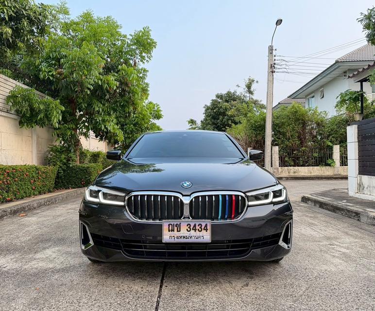 Bmw 530e Luxury Plug-in Hybrid LCI ปี 24 สีเทาดำ รูปที่ 5