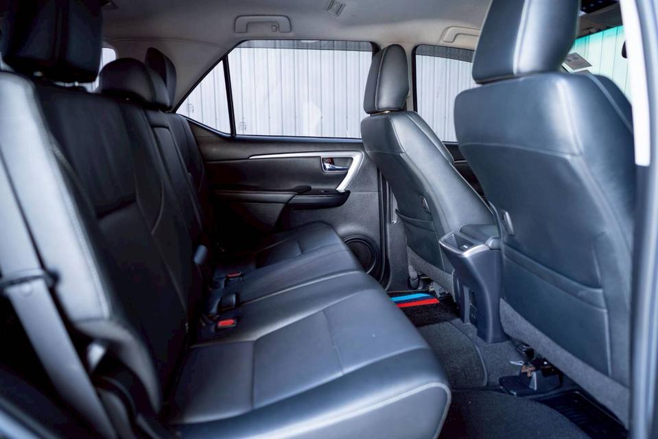 Toyoya Fortuner 2.4V Eeader ปี21 12