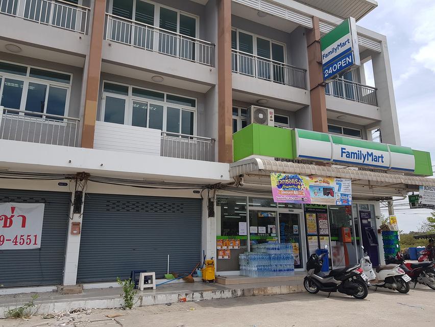 ให้เช่าตึกแถวสินสาคร ติด family mart หน้าหมู่บ้านซื่่อตรงสารินและนิคมอุตสาหกรรมสินสาคร 3