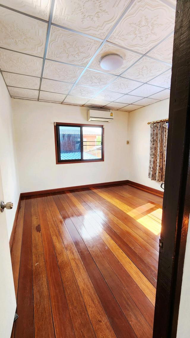 ขายบ้านเดี่ยว เนื้อที่ 58 ตร.ว. 3 ห้องนอน 2 ห้องน้ำ 2-3 ที่จอดรถ บนทำเลดีสะดวกในการเดินทางใกล้ BTS ช้างเอราวัณ เพียง 3 นาที 17