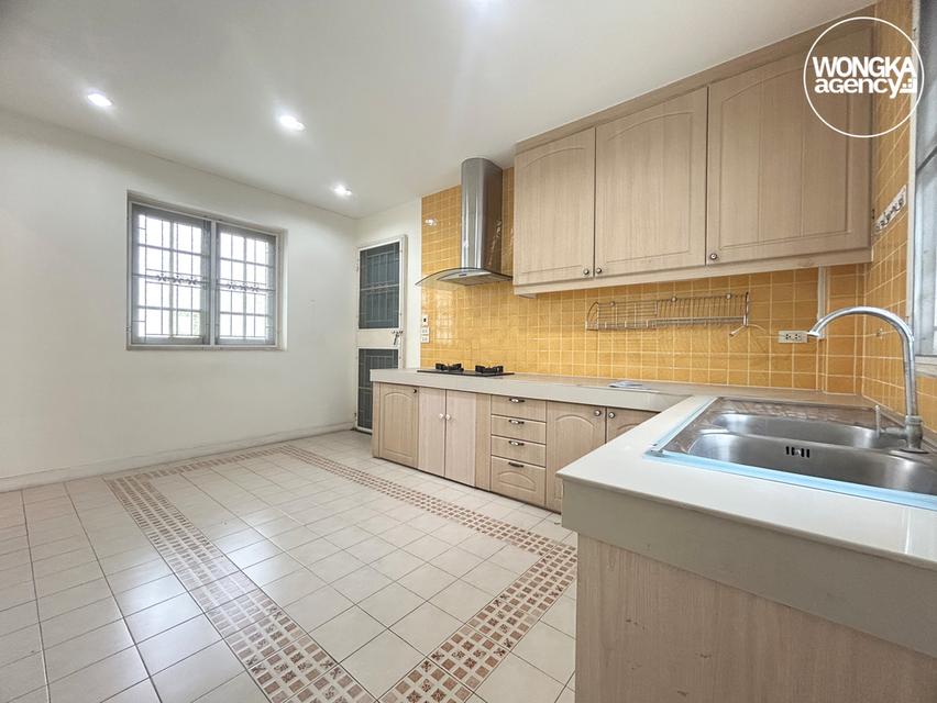 ขาย – บ้านเดี่ยว ปุณณวิถี หมู่บ้านเมืองทอง 4 แปลงมุม ใกล้ BTS ปุณณวิถี สุขุมวิท 101 ขนาด 149 ตร.วา เงียบสงบ เป็นส่วนตัว เดินทางสะดวก 11