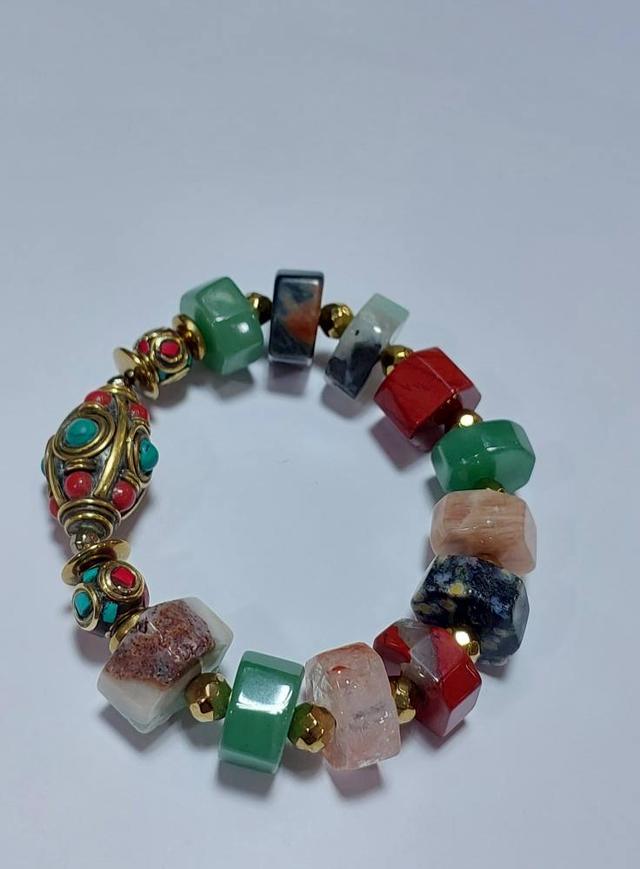 หินธรรมชาติทรงเหลี่ยมคั่นแร่เฮมาไทต์ลูกปัดเนปาล 13×16 mm ยาว 18 cm. 6