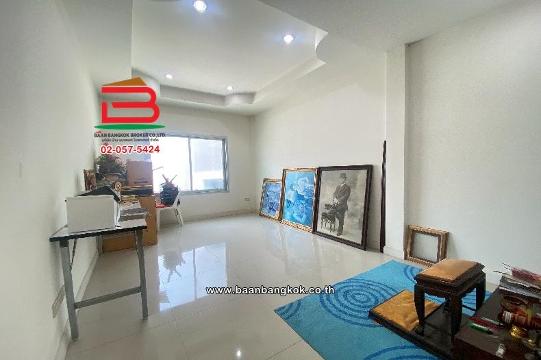 บ้านแฝด ซอยลาดพร้าว 96 เนื้อที่ 21 ตร.ว ใกล้อิมพีเรียลลาดพร้าว แขวงวังทองหลาง เขตบางกะปิ กรุงเทพมหานคร 11