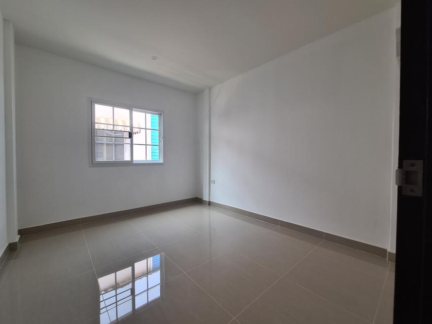 ขายทาวน์เฮ้าส์มือสอง 9