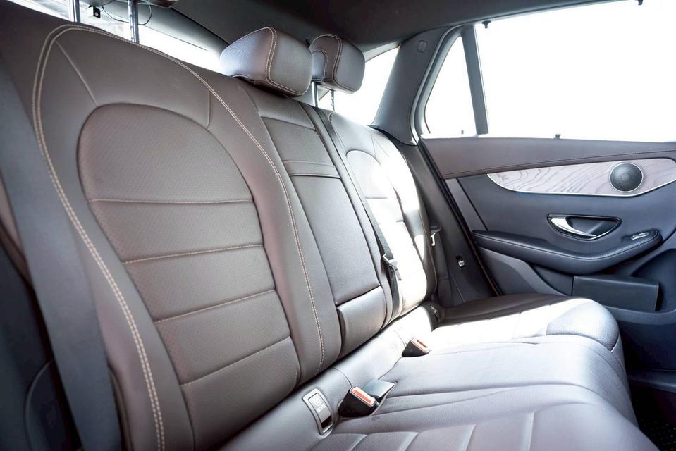 BENZ GLC-CLASS 250d 4MATIC Off-Road ปี 2018 สีเทา โฉม W253 ปี14-24 รูปที่ 10