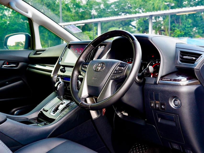 Alphard 2.5 SC Package 8