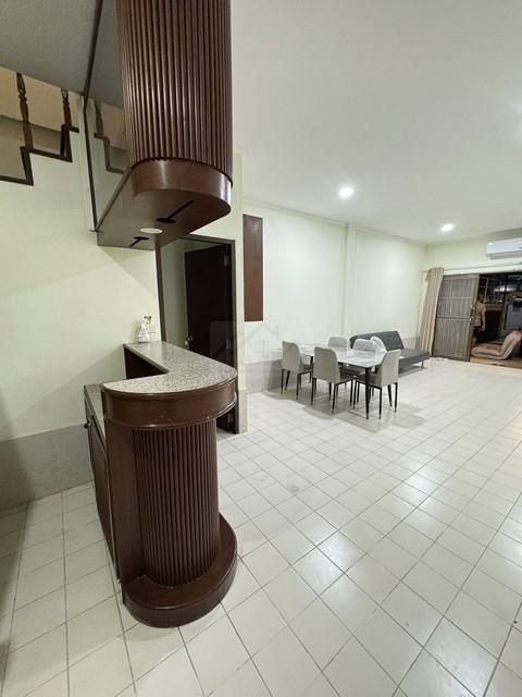 ให้เช่าทาวน์โฮม 3 ชั้น 4 ห้องนอน ซอยลาดพร้าว 64 ลาดพร้าว สุทธิสาร รัชดา 8