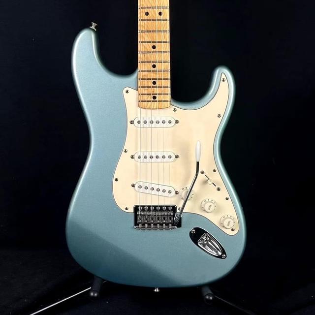 กีต้าร์ไฟฟ้า Fender Mexico สีฟ้าพลาสเทล 2