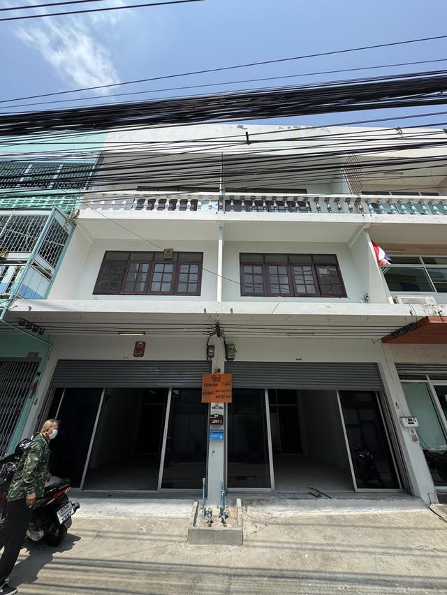 ทาวน์เฮาส์ 3 ชั้น ลาซาล 32 ติดถนนหลัก 3