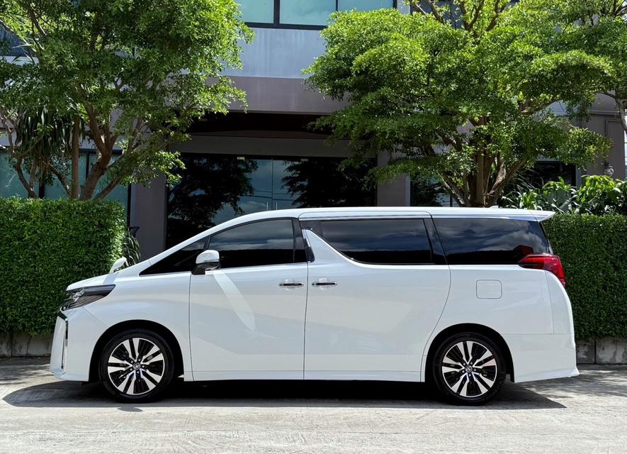 2023 TOYOTA ALPHARD SC PACKAGE รถมือเดียวออกรถปี 2023 แท้ รถวิ่งน้อย ประวัติศูนย์ครบ ไม่เคยมีอุบัติเหตุครับ