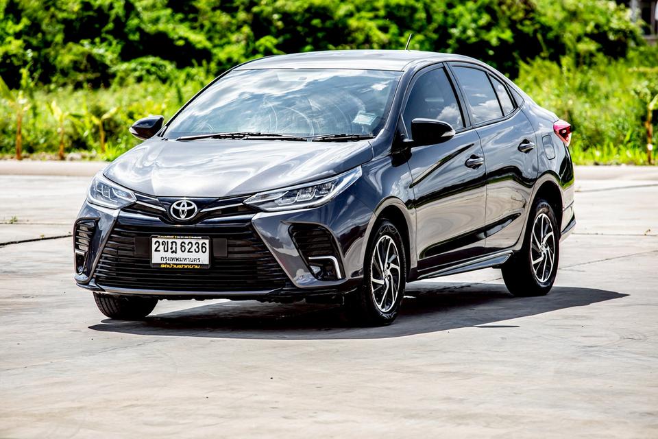 Toyota Yaris Ativ 1.2Entry ปี2022  สีเทา มือเดียวป้ายแดง 