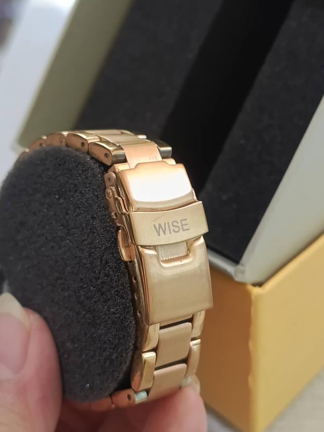 Wise นาฬิกาเฉลิมพระเกียรติ ครองราชย์ 70 ปี รัชกาลที่ 9 ซึ่งแบรนด์ Wise ได้ผลิตภายใต้คอนเซปต์ “พระบารมีปกเกล้า” รูปที่ 3