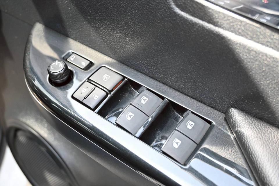 Toyota HILUX REVO 2.4 Double Cab G Prerunnร Rocco รูปที่ 17