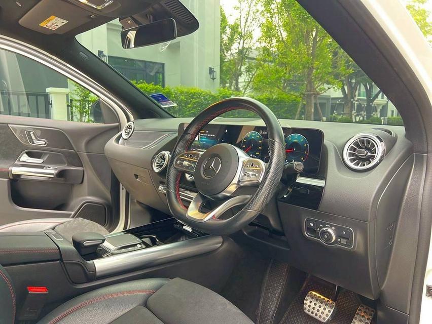 Mercedes-Benz GLA200 AMG 2022 14