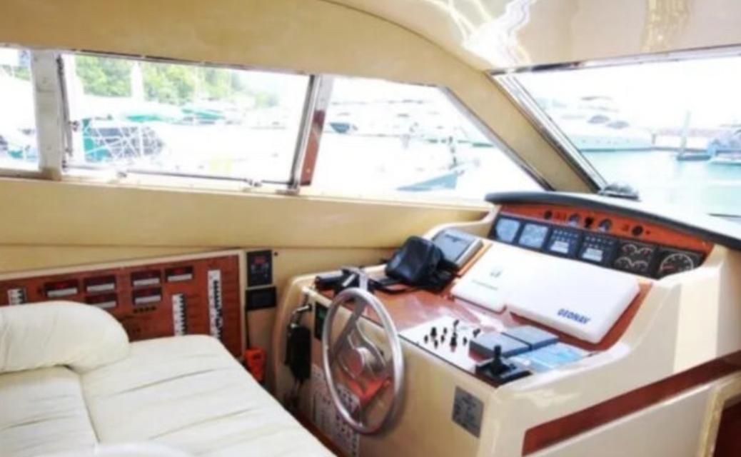 YACHT FERRETTI 53 FEET 6