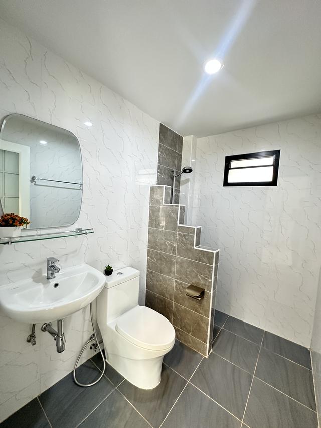 ฟลอร่าวิลล์ สุวินทวงศ์ 13