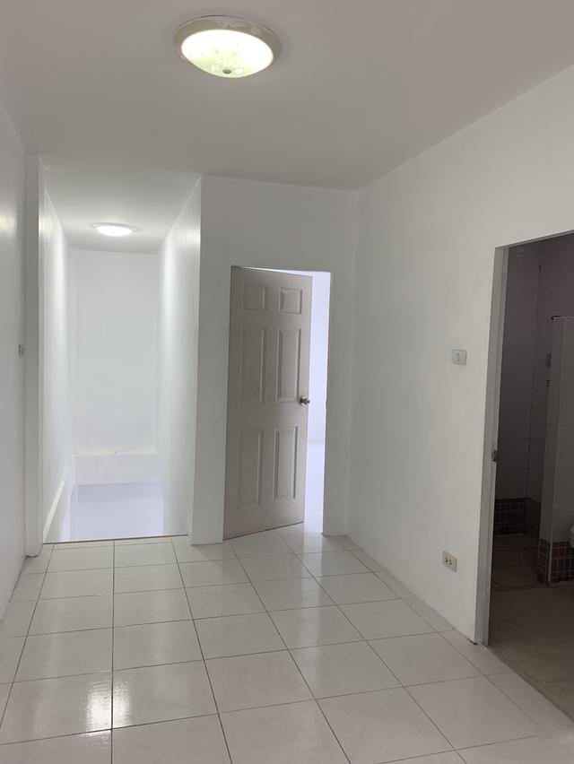 ตึกแถว 2ชั้นครึ่ง หมู่บ้านขจีนุช ลาดหลุมแก้ว ปทุมธานี 2