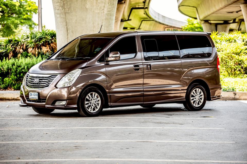 Hyundai H-1 ELITE 2.5 ดีเซล ปี 2014 สีน้ำตาล มือเดียวป้ายแดง  10
