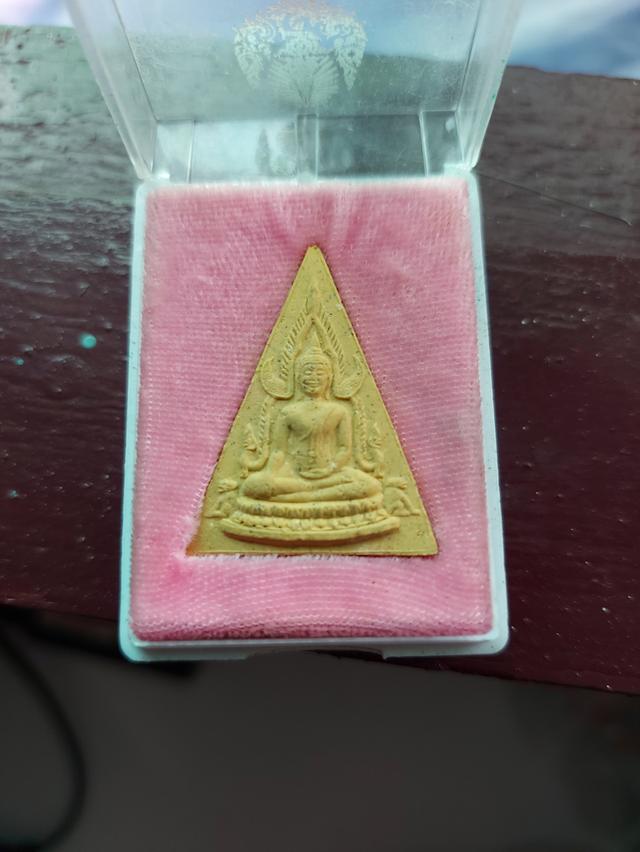 พระพุทธชินราชเนื้อกระเบื้องหลังคาโบสถ์วัดเบญจมบพิตร