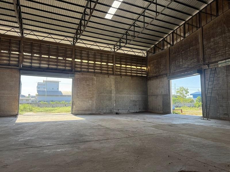 #ให้เช่าโกดังถนนเส้นสุพรรณบุรี-บางบัวทอง พื้นที่สีม่วง พื้นที่โกดัง 2,640 ตร.ม. ออฟฟิศทำงาน 190 ตร.ม. 2