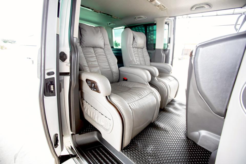 VOLKSWAGEN CARAVELLE 2.0 TDI ดีเซล ปี 2012 สีเทา มือเดียวป้ายแดง 10