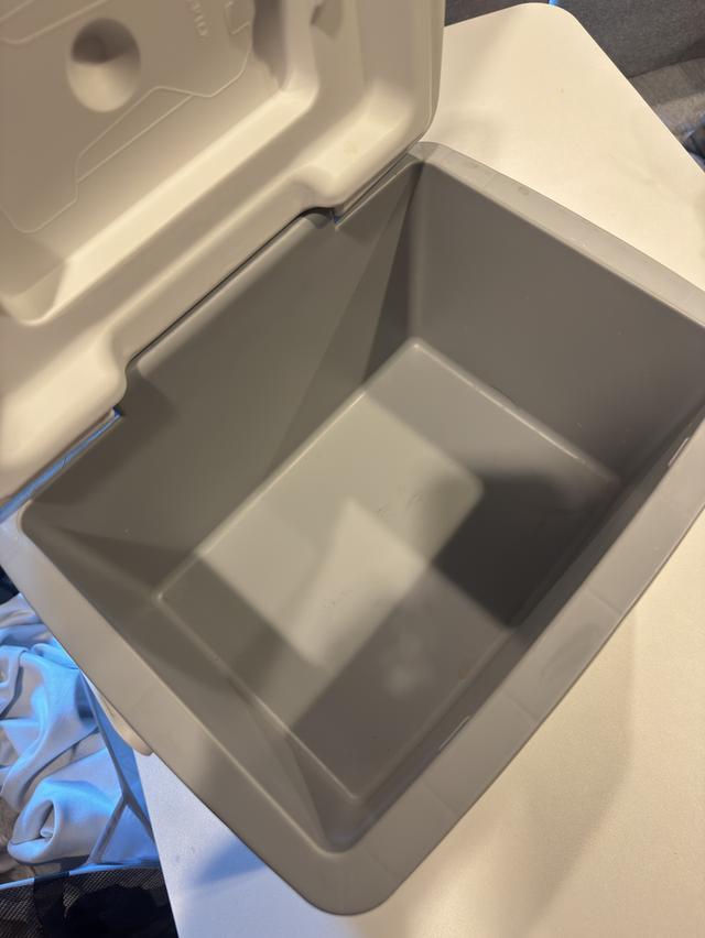 กระติกน้ำเก็บความเย็น ICE-TRIP ขนาด 8 ลิตร 7