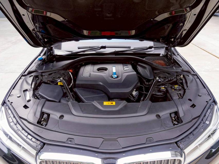 BMW 740LE xDrive Pure Excellence ปี จด 2018
