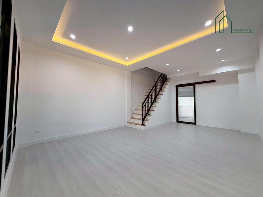 ทาวน์โฮม 3 ชั้น เล่นระดับ ซอยนาคนิวาส37 โชคชัย 4