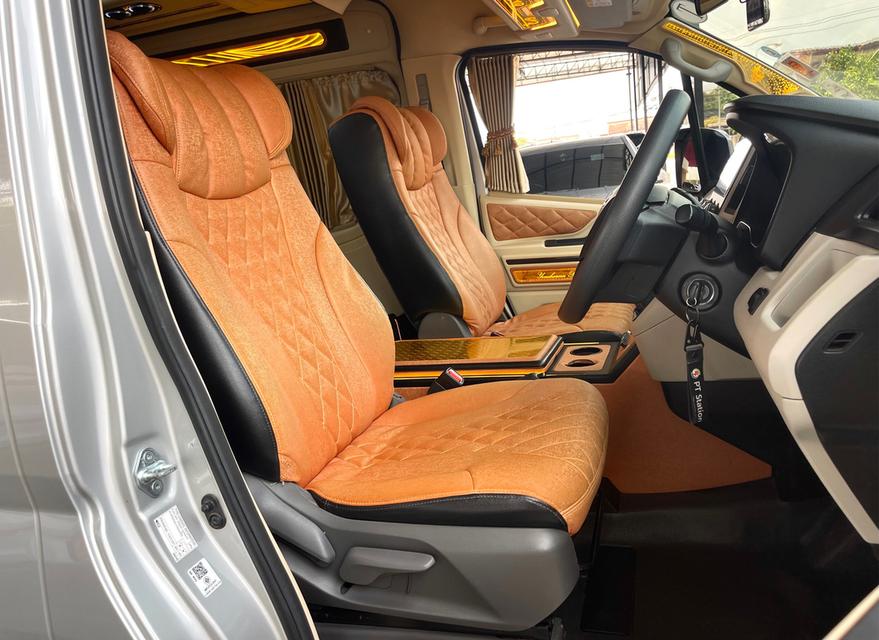 ขาย Toyoya Commuter 2.8 ปี22 11