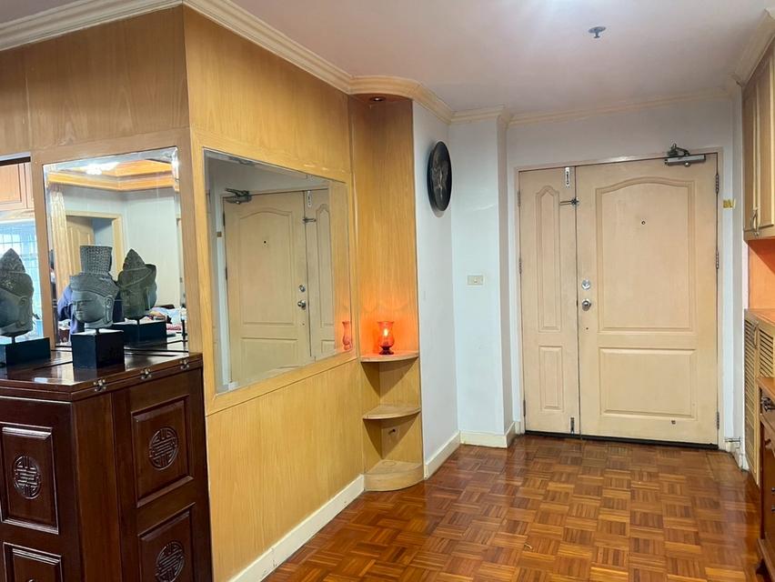 The Executive Regent, Nang Linchee Road 5