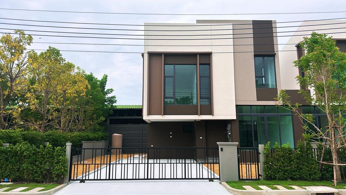 ขายด่วน บ้านกลางเมือง ดิ อิดิชั่น ปิ่นเกล้า-บรมฯ 2 ติดรถไฟฟ้าสายสีแดง บ้านแฝดหลังมุมพื้นที่กว้าง 1