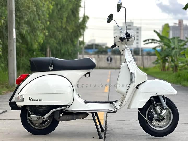 Vespa PX สีขาว 7