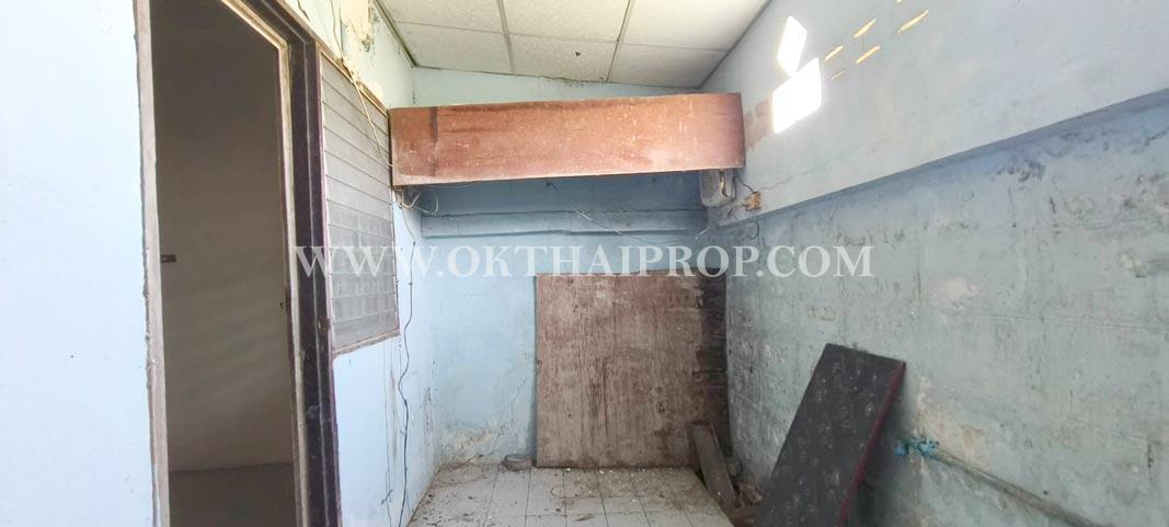 ทาวน์เฮ้าส์ หมู่บ้าน นครทองปาร์ควิว 1 ถนนบางกรวย-ไทรน้อย 11