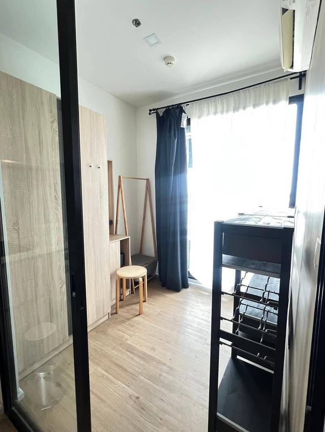 Notting Hill Condo Sriracha 8