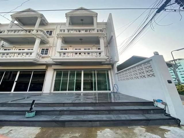 PB5406 ให้เช่าทาวน์โฮม 3 ชั้น 3 ห้องนอน ซอยประชาราษฎร์บำเพ็ญ ใกล้ MRT ห้วยขวาง 700 เมตร  1