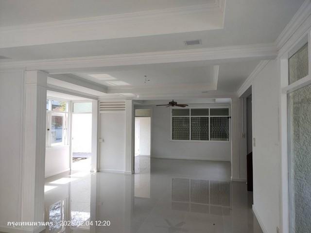 ให้เช่าบ้านเดี่ยวเนื้อที่ 180 ตร.ว. ที่จอดรถ6 คัน เหมาะทำโฮมออฟฟิศ ใกล้ MRTลาดพร้าวเพียง600 เมตร ย่านจตุจักร ซอยลาดพร้าว 4